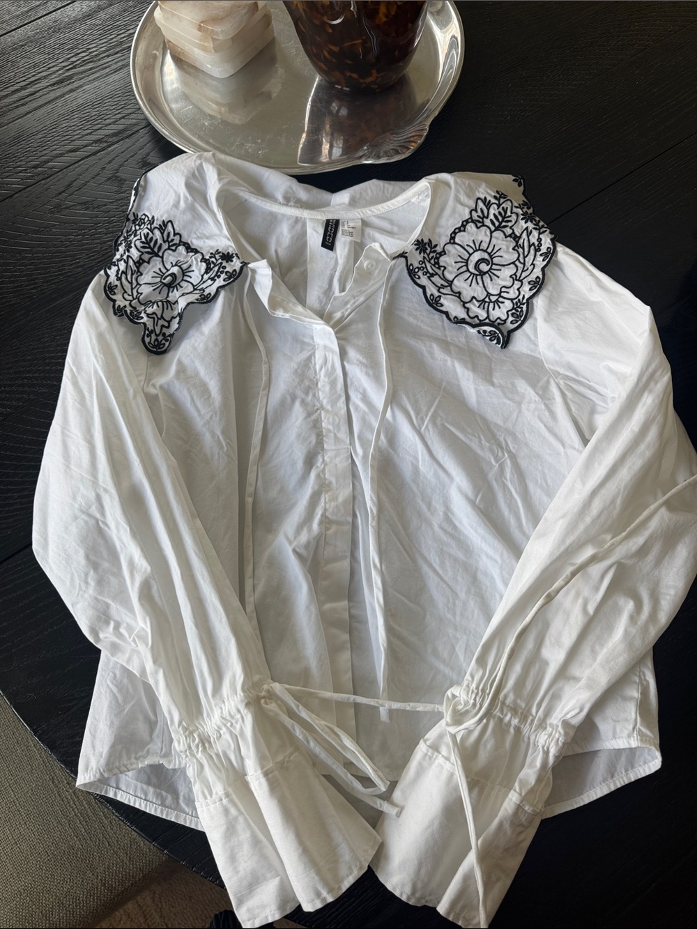 H&M White Button-Down with collar